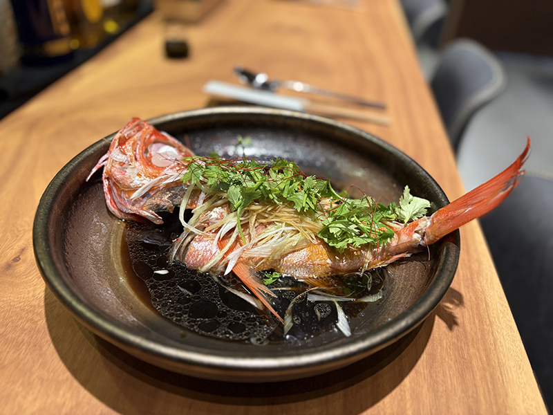 鮮魚の広東風姿蒸し 特製香味醤油｜中華料理 同心